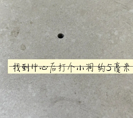 师宗瓷砖空鼓维修公司专业解答在瓷砖铺贴过程中，如果砂料搅拌不均匀，将会带来以下问题
